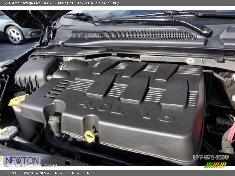 Nocturne Black Metallic / Aero Grey 2009 Volkswagen Routan SEL