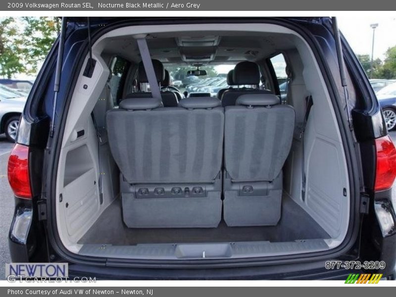 Nocturne Black Metallic / Aero Grey 2009 Volkswagen Routan SEL