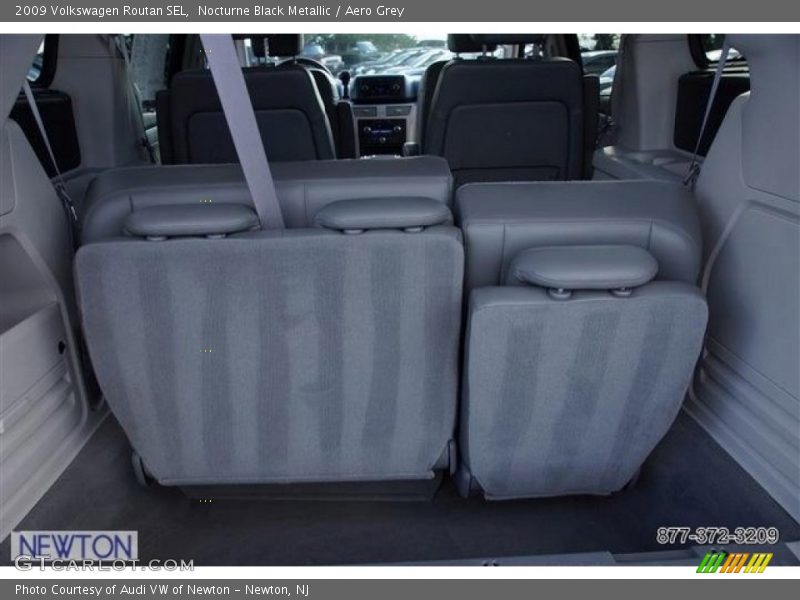 Nocturne Black Metallic / Aero Grey 2009 Volkswagen Routan SEL