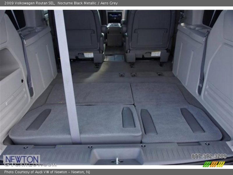 Nocturne Black Metallic / Aero Grey 2009 Volkswagen Routan SEL