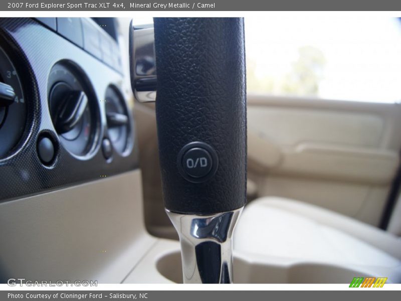 Mineral Grey Metallic / Camel 2007 Ford Explorer Sport Trac XLT 4x4