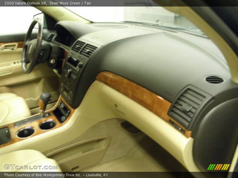 Silver Moss Green / Tan 2009 Saturn Outlook XR