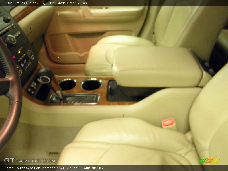 Silver Moss Green / Tan 2009 Saturn Outlook XR