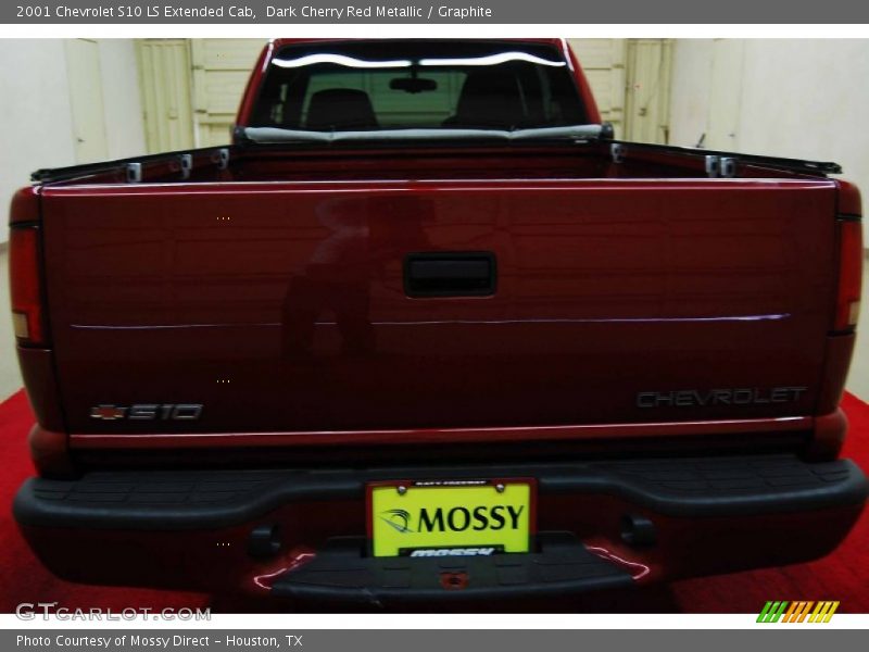 Dark Cherry Red Metallic / Graphite 2001 Chevrolet S10 LS Extended Cab