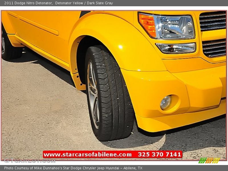 Detonator Yellow / Dark Slate Gray 2011 Dodge Nitro Detonator