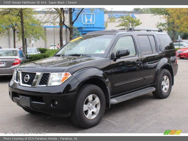 Super Black / Desert 2005 Nissan Pathfinder SE 4x4