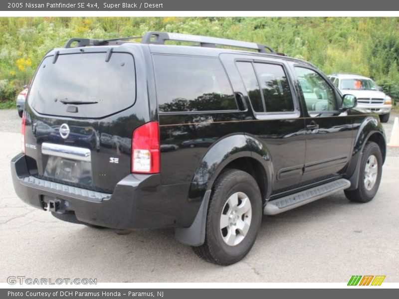 Super Black / Desert 2005 Nissan Pathfinder SE 4x4