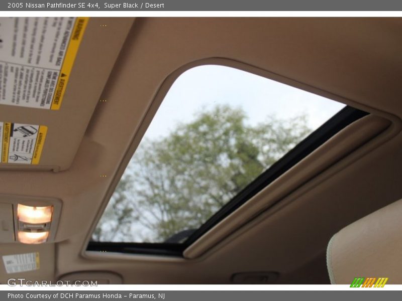 Super Black / Desert 2005 Nissan Pathfinder SE 4x4