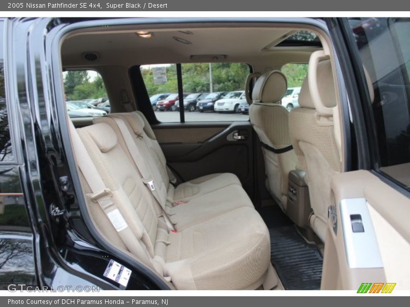 Super Black / Desert 2005 Nissan Pathfinder SE 4x4