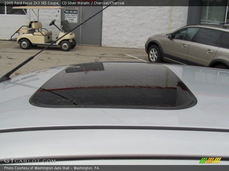 CD Silver Metallic / Charcoal/Charcoal 2005 Ford Focus ZX3 SES Coupe