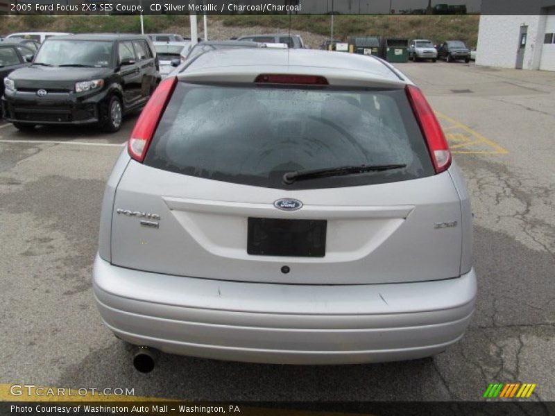 CD Silver Metallic / Charcoal/Charcoal 2005 Ford Focus ZX3 SES Coupe