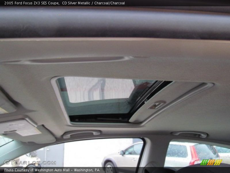 CD Silver Metallic / Charcoal/Charcoal 2005 Ford Focus ZX3 SES Coupe