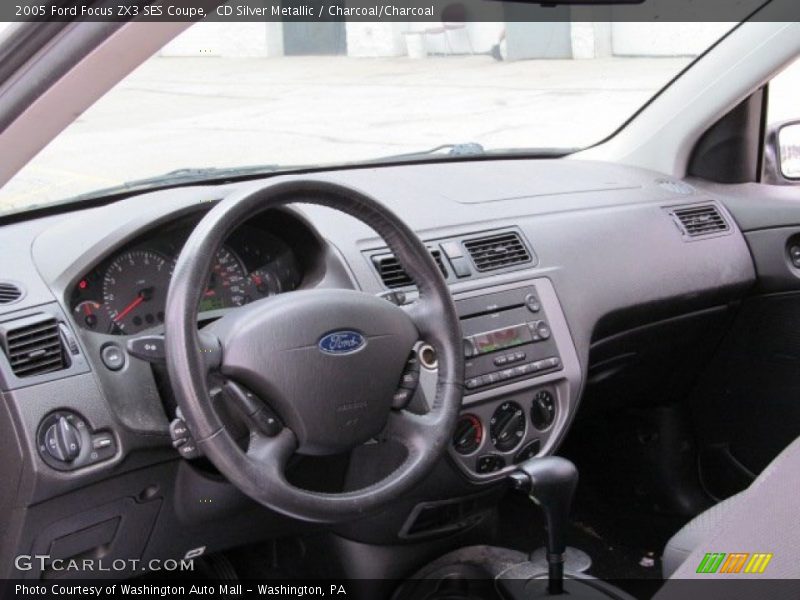 CD Silver Metallic / Charcoal/Charcoal 2005 Ford Focus ZX3 SES Coupe
