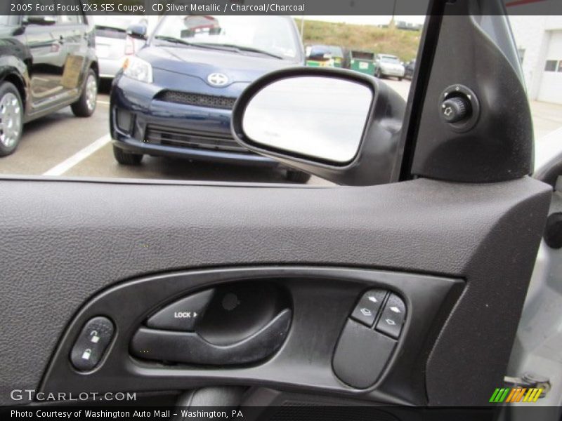 CD Silver Metallic / Charcoal/Charcoal 2005 Ford Focus ZX3 SES Coupe