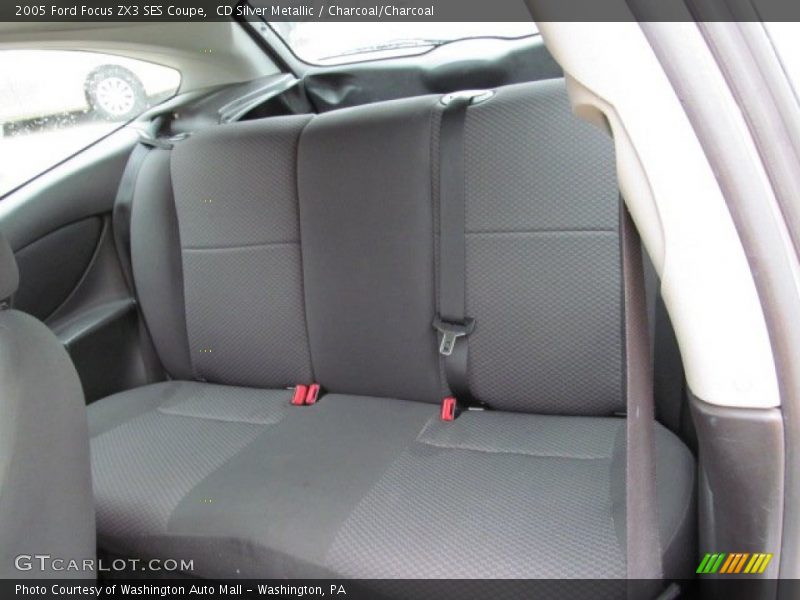 CD Silver Metallic / Charcoal/Charcoal 2005 Ford Focus ZX3 SES Coupe