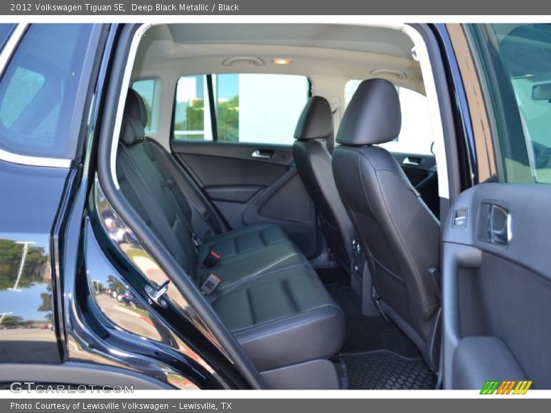 Deep Black Metallic / Black 2012 Volkswagen Tiguan SE