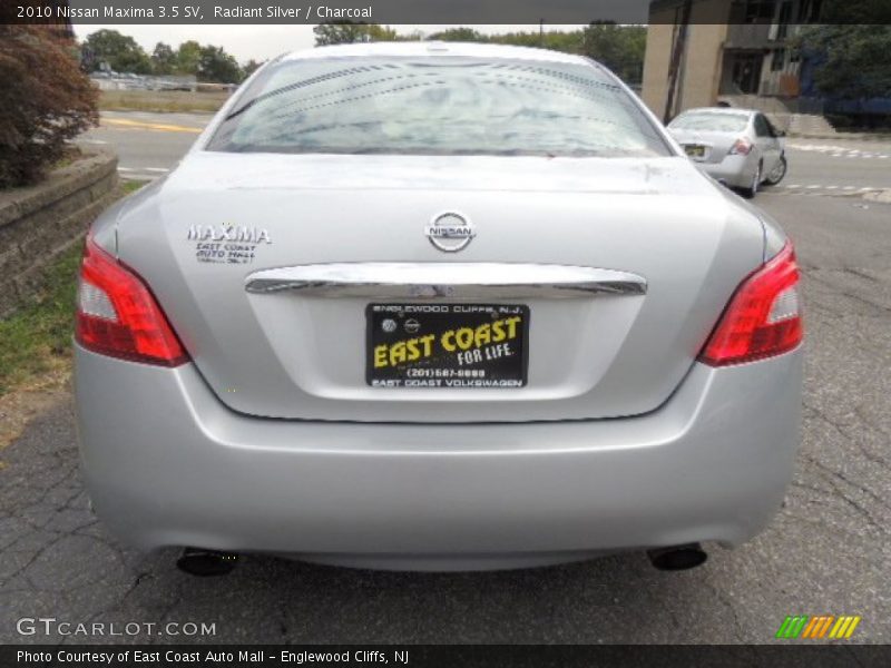 Radiant Silver / Charcoal 2010 Nissan Maxima 3.5 SV