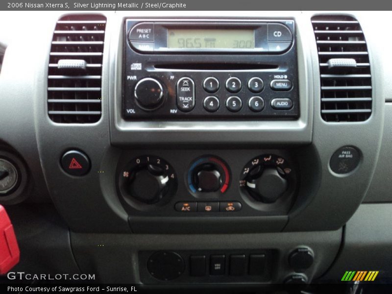 Silver Lightning Metallic / Steel/Graphite 2006 Nissan Xterra S