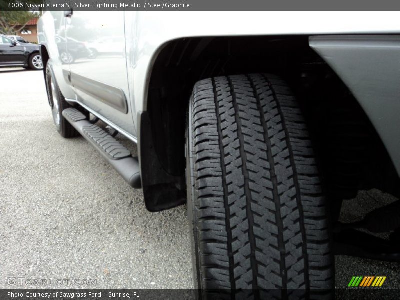 Silver Lightning Metallic / Steel/Graphite 2006 Nissan Xterra S