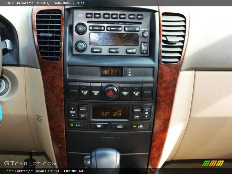 Controls of 2004 Sorento EX 4WD