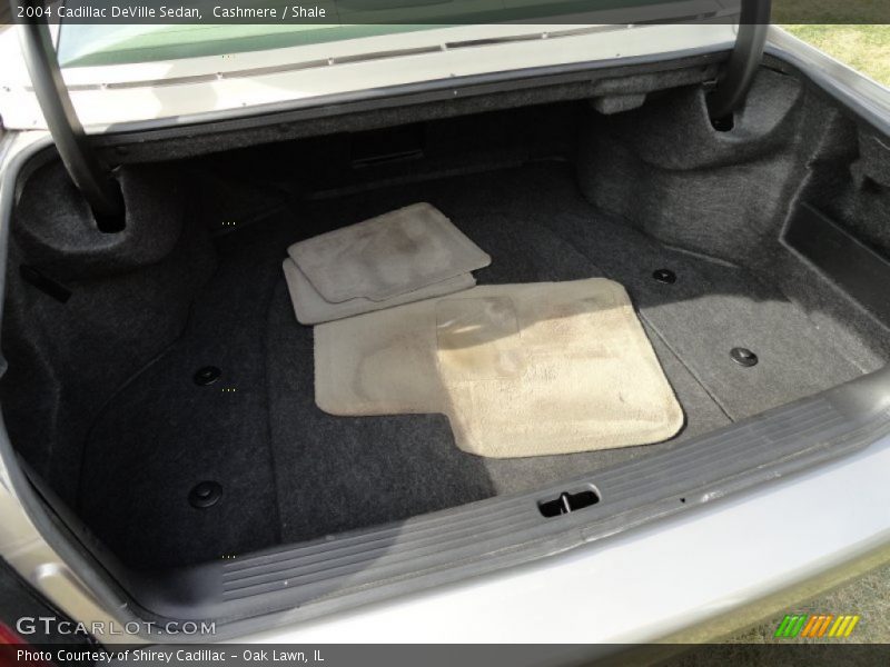 Cashmere / Shale 2004 Cadillac DeVille Sedan