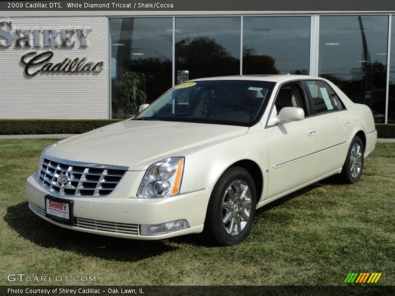 White Diamond Tricoat / Shale/Cocoa 2009 Cadillac DTS