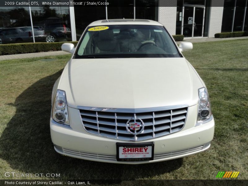 White Diamond Tricoat / Shale/Cocoa 2009 Cadillac DTS