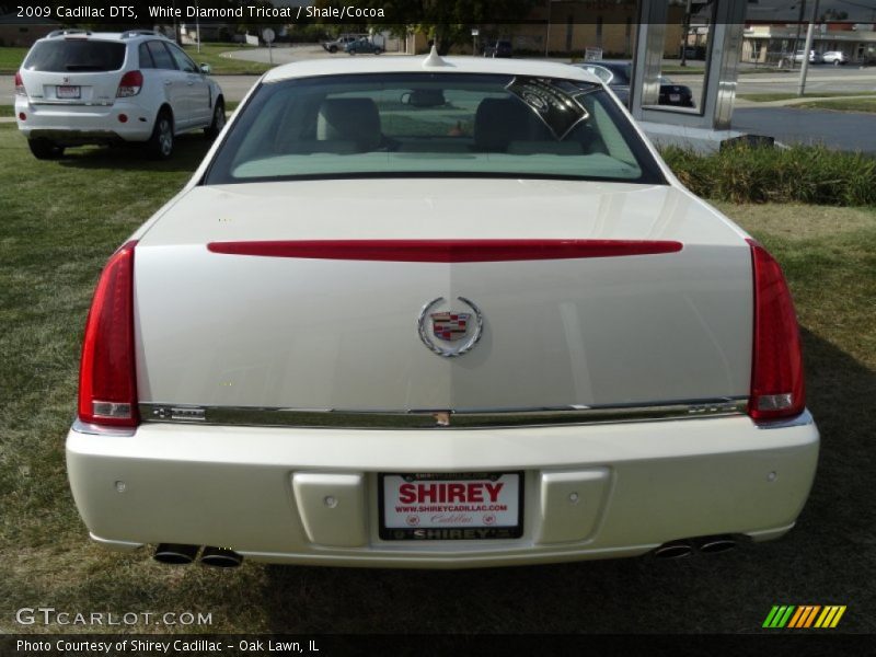 White Diamond Tricoat / Shale/Cocoa 2009 Cadillac DTS