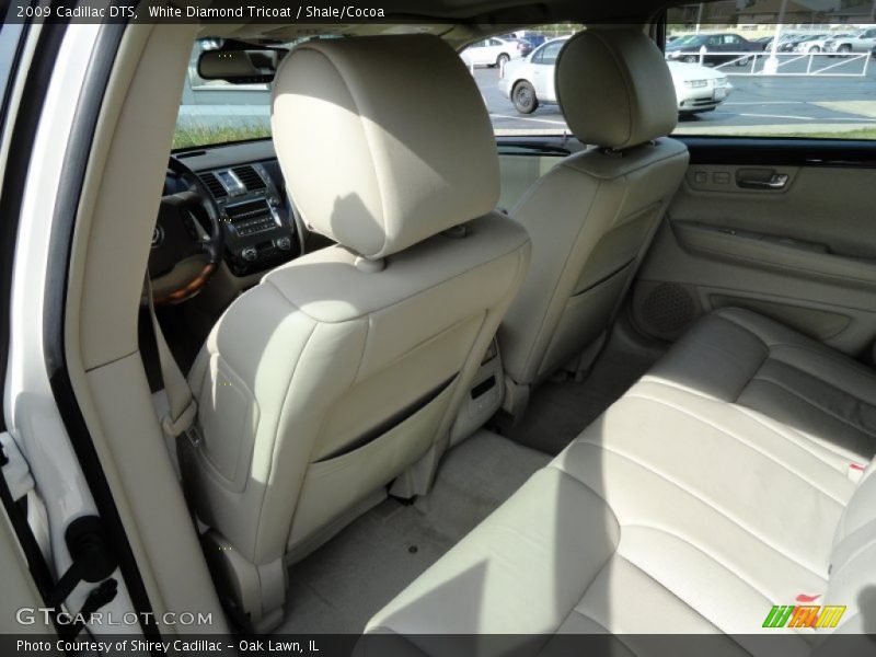 White Diamond Tricoat / Shale/Cocoa 2009 Cadillac DTS