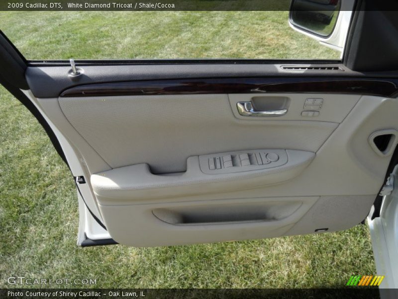 White Diamond Tricoat / Shale/Cocoa 2009 Cadillac DTS