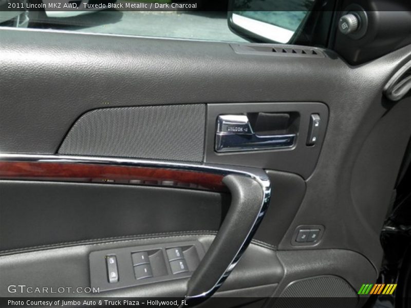 Tuxedo Black Metallic / Dark Charcoal 2011 Lincoln MKZ AWD