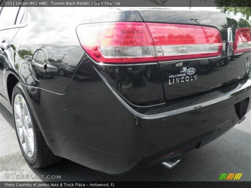 Tuxedo Black Metallic / Dark Charcoal 2011 Lincoln MKZ AWD