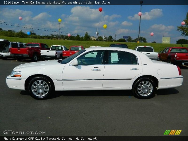 Vibrant White / Medium Light Stone 2010 Lincoln Town Car Signature Limited