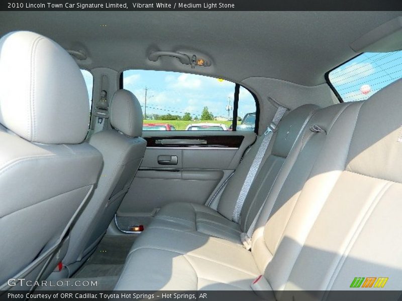 Vibrant White / Medium Light Stone 2010 Lincoln Town Car Signature Limited