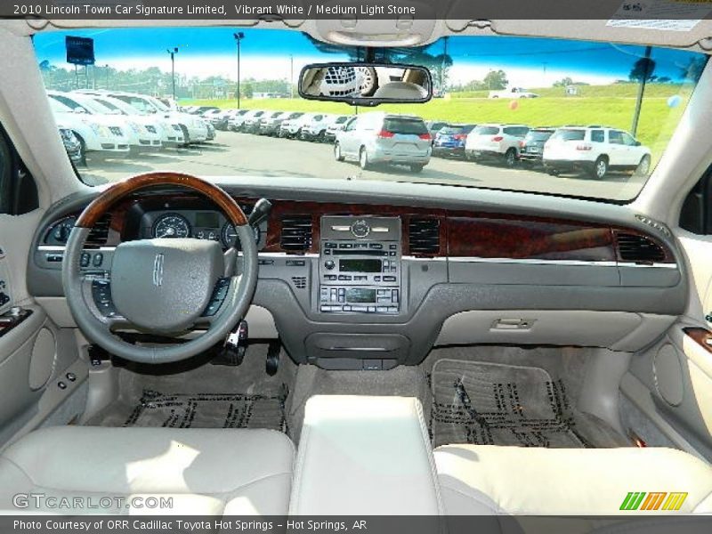 Vibrant White / Medium Light Stone 2010 Lincoln Town Car Signature Limited