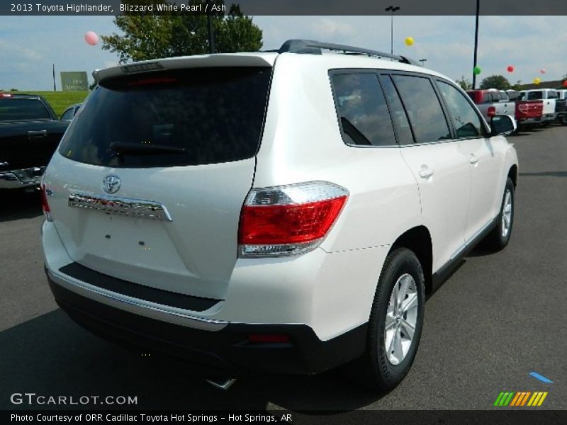 Blizzard White Pearl / Ash 2013 Toyota Highlander