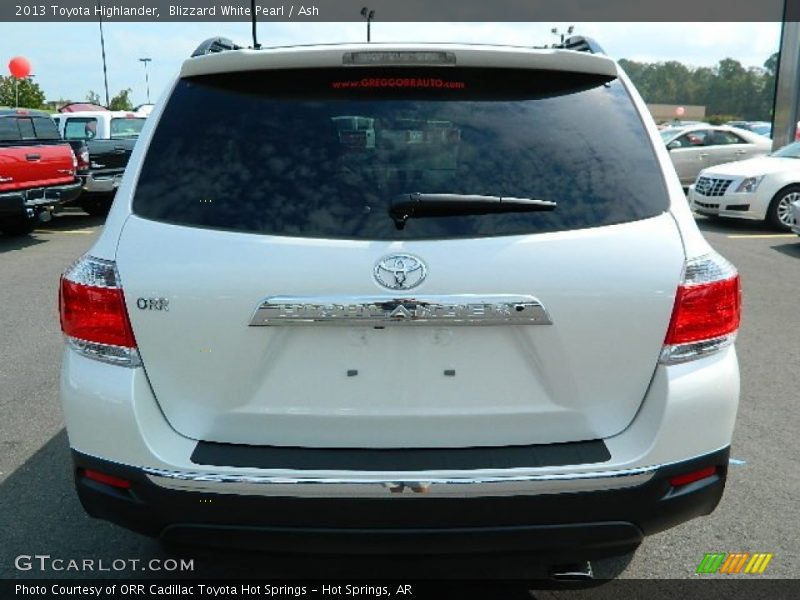 Blizzard White Pearl / Ash 2013 Toyota Highlander