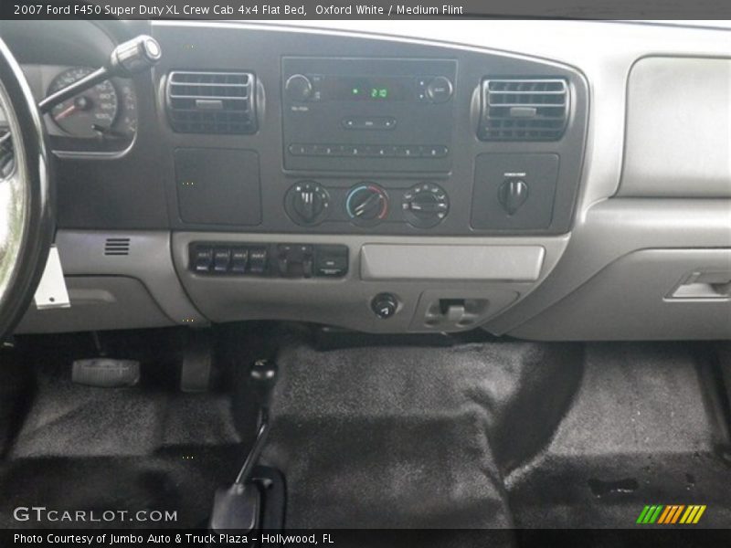 Oxford White / Medium Flint 2007 Ford F450 Super Duty XL Crew Cab 4x4 Flat Bed
