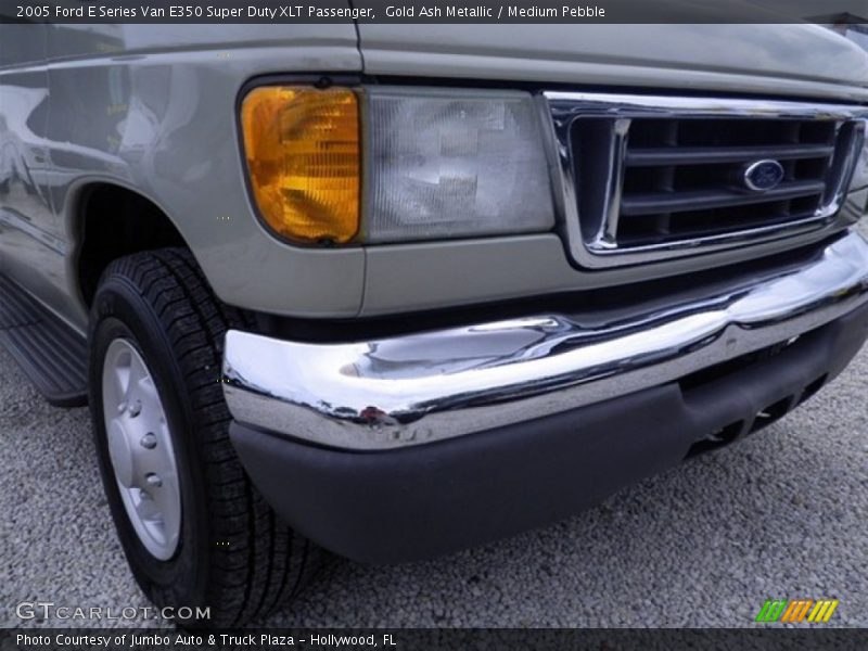 Gold Ash Metallic / Medium Pebble 2005 Ford E Series Van E350 Super Duty XLT Passenger