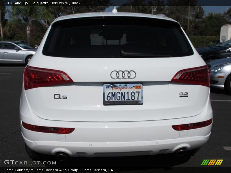 Ibis White / Black 2010 Audi Q5 3.2 quattro