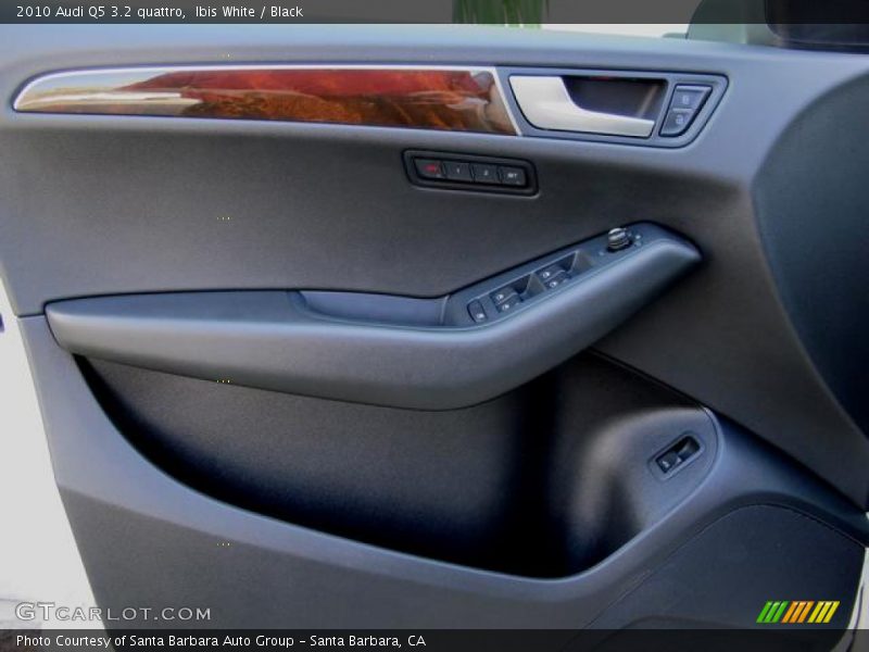 Ibis White / Black 2010 Audi Q5 3.2 quattro