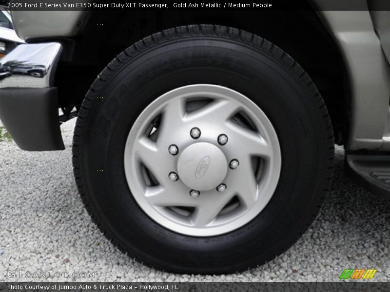 Gold Ash Metallic / Medium Pebble 2005 Ford E Series Van E350 Super Duty XLT Passenger
