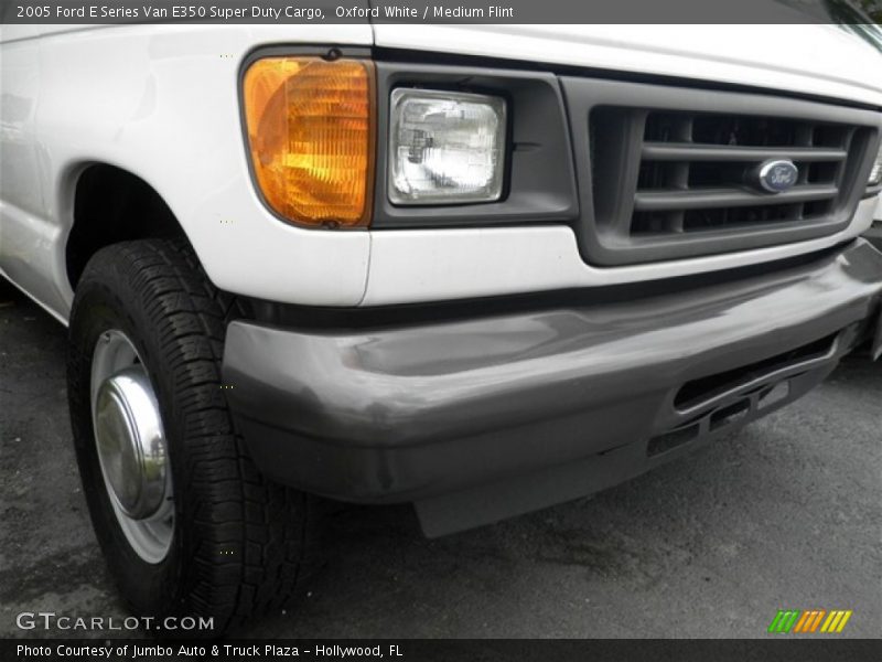 Oxford White / Medium Flint 2005 Ford E Series Van E350 Super Duty Cargo