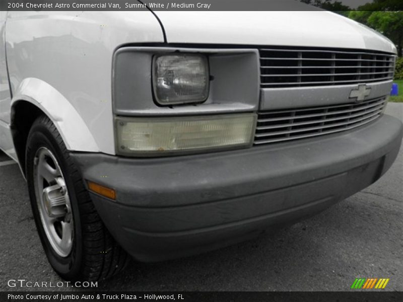 Summit White / Medium Gray 2004 Chevrolet Astro Commercial Van