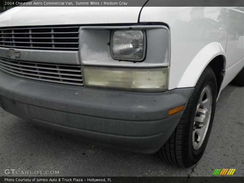 Summit White / Medium Gray 2004 Chevrolet Astro Commercial Van