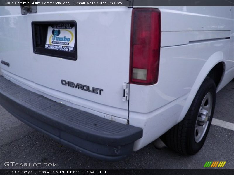 Summit White / Medium Gray 2004 Chevrolet Astro Commercial Van