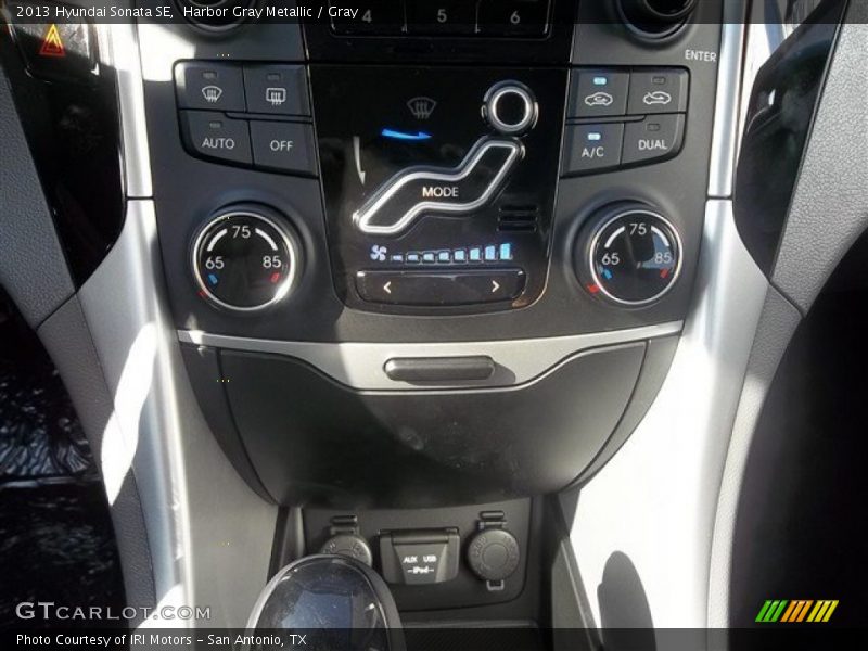 Harbor Gray Metallic / Gray 2013 Hyundai Sonata SE