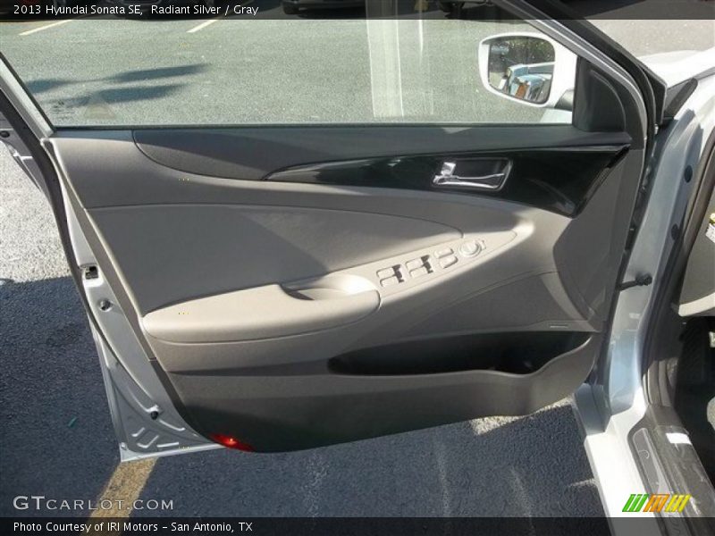 Radiant Silver / Gray 2013 Hyundai Sonata SE