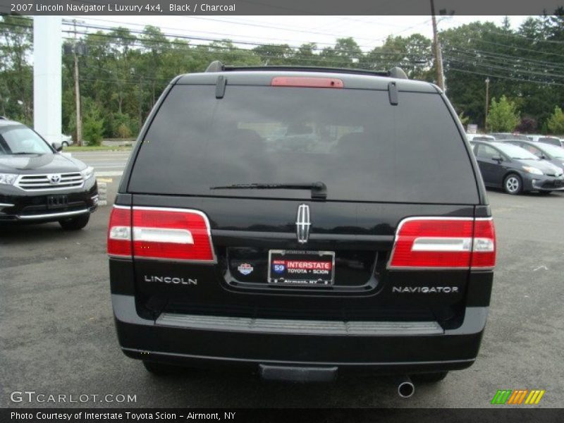 Black / Charcoal 2007 Lincoln Navigator L Luxury 4x4