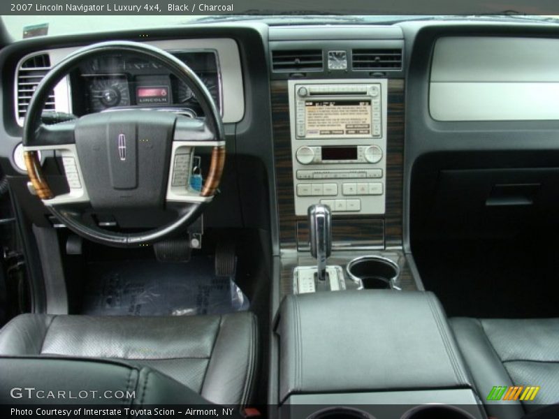 Black / Charcoal 2007 Lincoln Navigator L Luxury 4x4